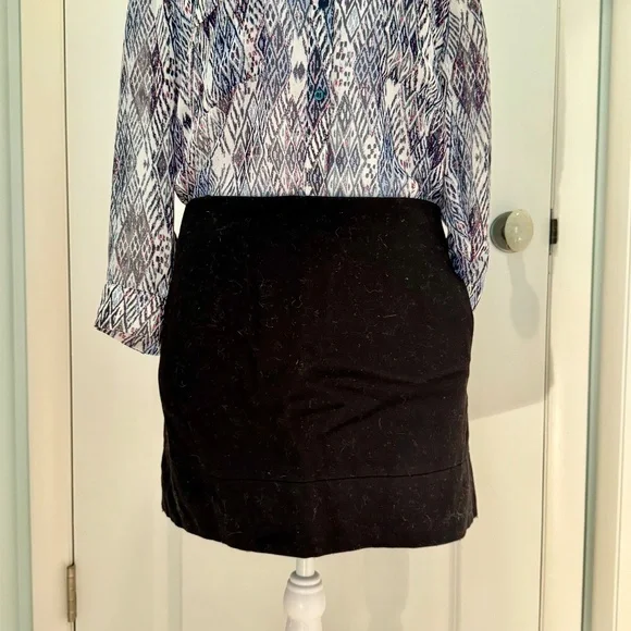 J Crew black wool mini skirt Sz 6 - Picture 2 of 4